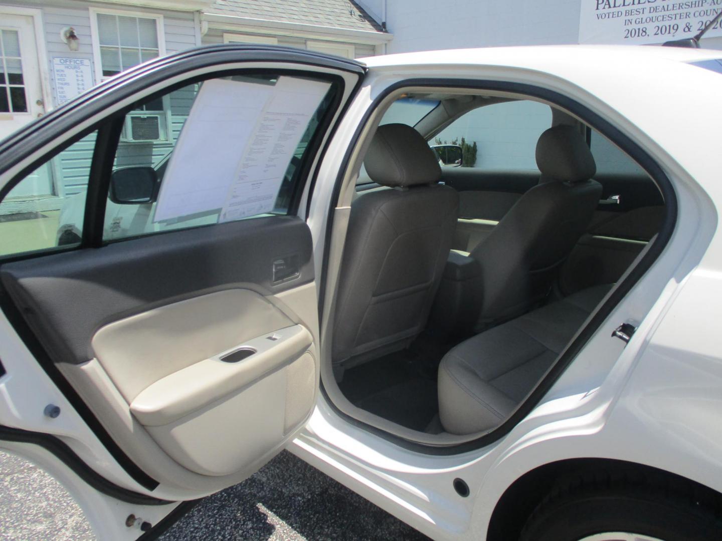 2011 WHITE Ford Fusion I4 SEL (3FAHP0JA4BR) with an 2.5L L4 DOHC 16V engine, located at 540a Delsea Drive, Sewell, NJ, 08080, (987) 867-5309, 39.752560, -75.111206- Photo#13