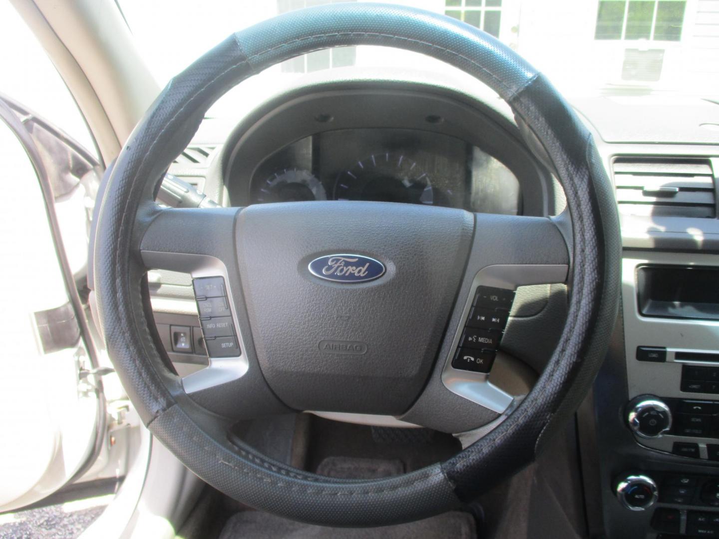 2011 WHITE Ford Fusion I4 SEL (3FAHP0JA4BR) with an 2.5L L4 DOHC 16V engine, located at 540a Delsea Drive, Sewell, NJ, 08080, (987) 867-5309, 39.752560, -75.111206- Photo#16