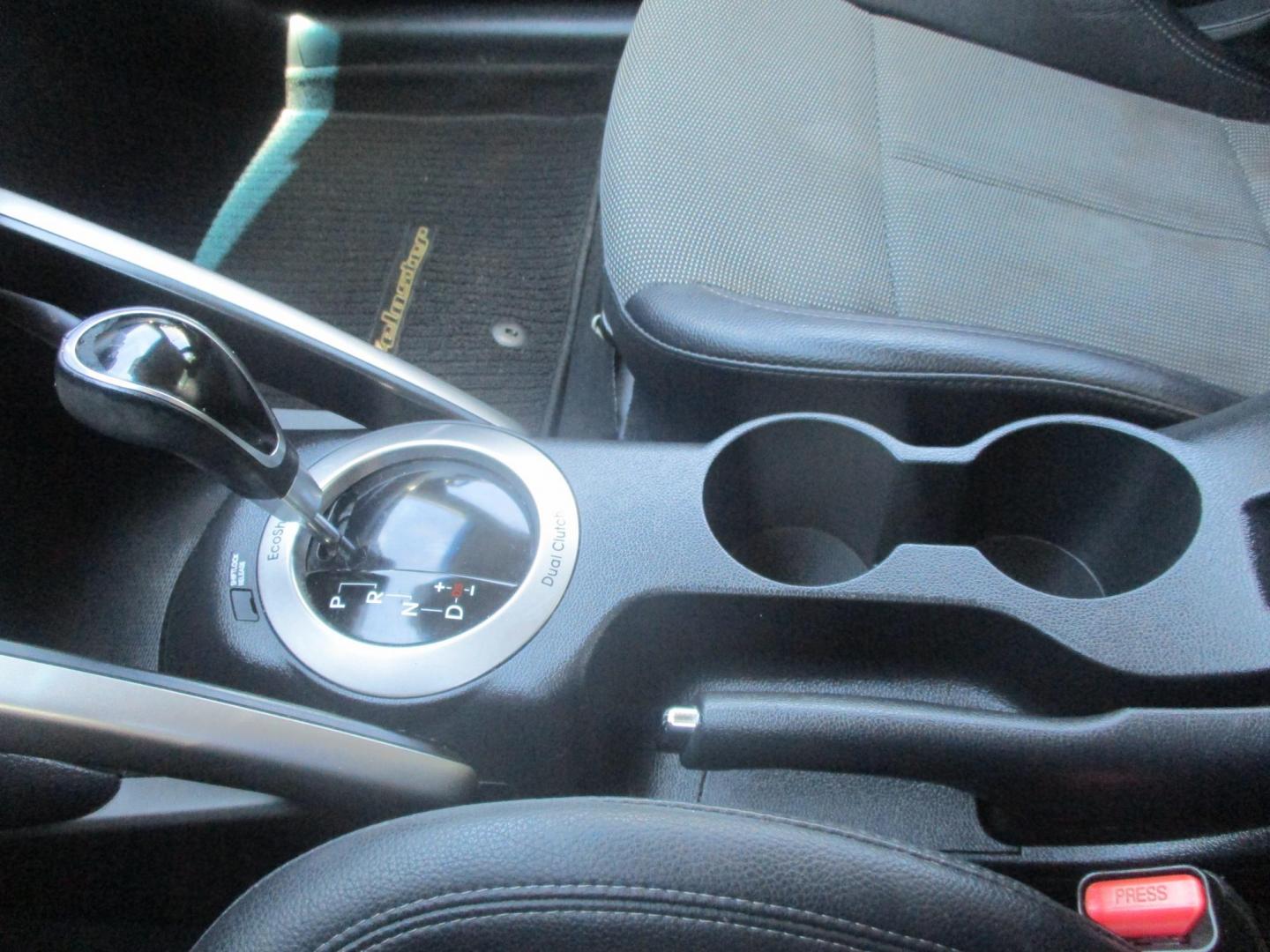 2013 SILVER Hyundai Veloster Base (KMHTC6AD2DU) with an 1.6L L4 DOHC 16V engine, located at 540a Delsea Drive, Sewell, NJ, 08080, (987) 867-5309, 39.752560, -75.111206- Photo#18