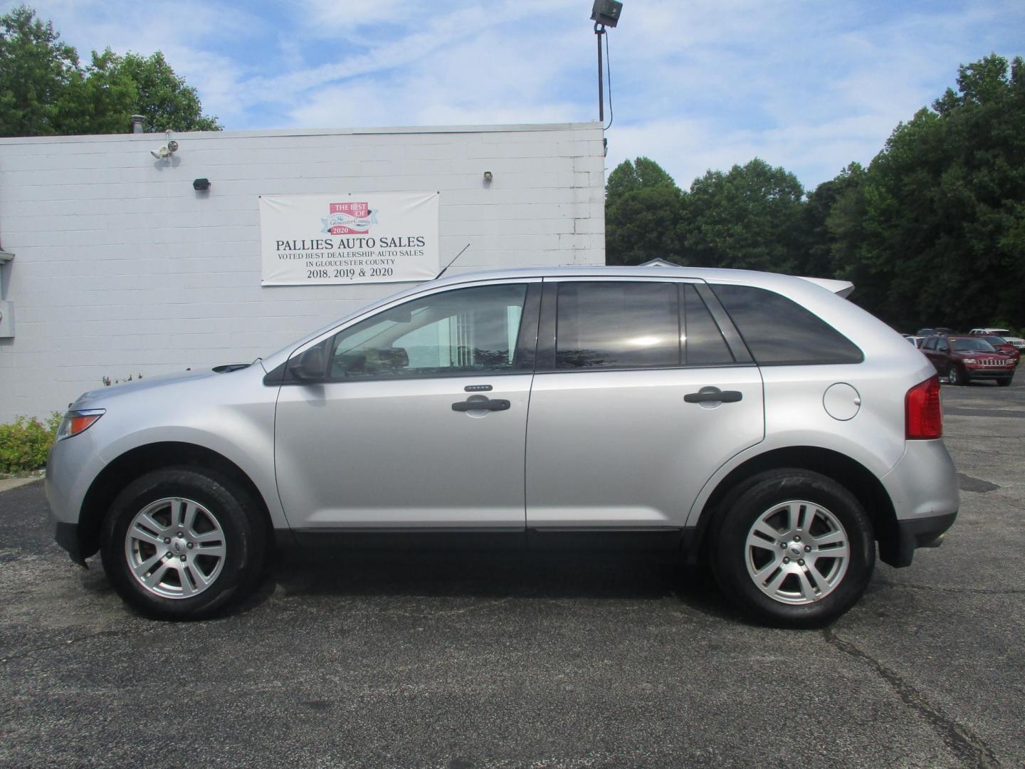2013 SILVER Ford Edge SE FWD (2FMDK3GC4DB) with an 3.5L V6 DOHC 24V engine, 6-Speed Automatic transmission, located at 540a Delsea Drive, Sewell, NJ, 08080, (987) 867-5309, 39.752560, -75.111206 - Photo#1