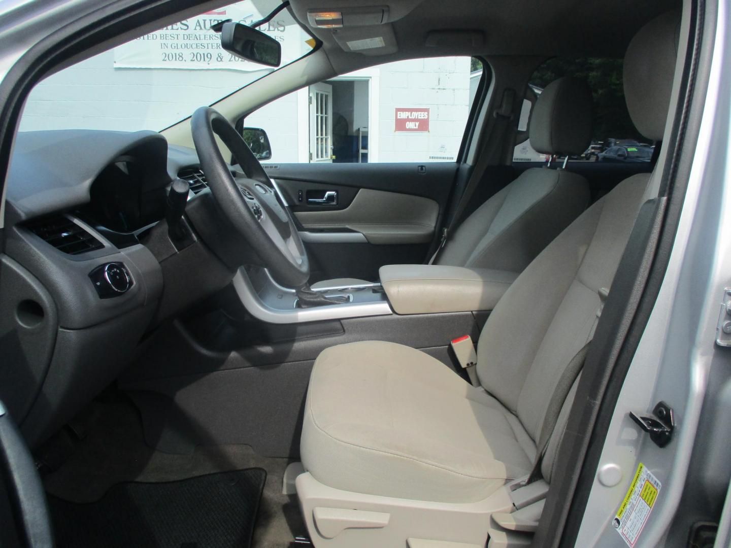 2013 SILVER Ford Edge SE FWD (2FMDK3GC4DB) with an 3.5L V6 DOHC 24V engine, 6-Speed Automatic transmission, located at 540a Delsea Drive, Sewell, NJ, 08080, (987) 867-5309, 39.752560, -75.111206 - Photo#11