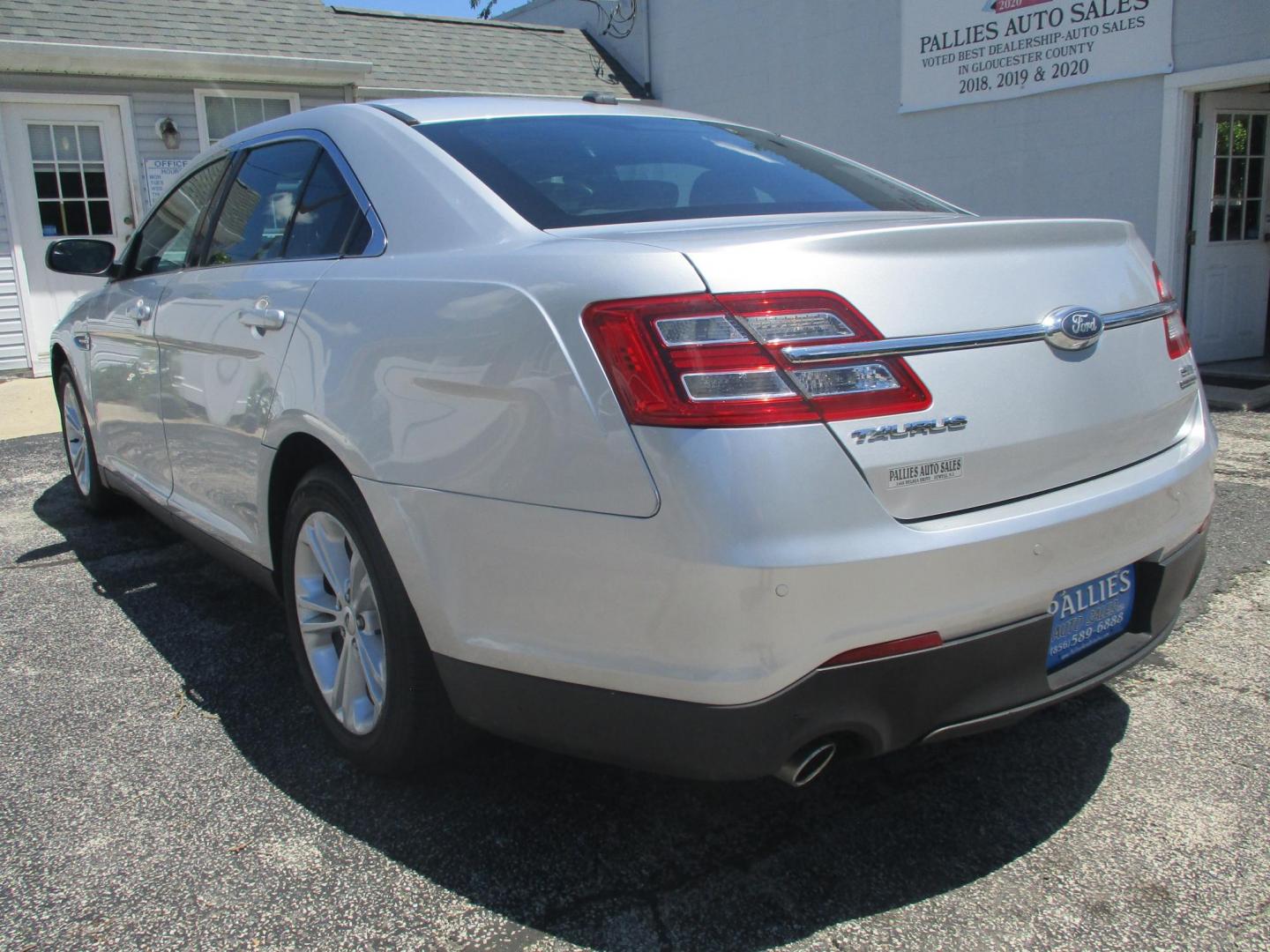2018 SILVER Ford Taurus SEL FWD (1FAHP2E81JG) with an 3.5L V6 DOHC 24V engine, 6A transmission, located at 540a Delsea Drive, Sewell, NJ, 08080, (987) 867-5309, 39.752560, -75.111206- Photo#2