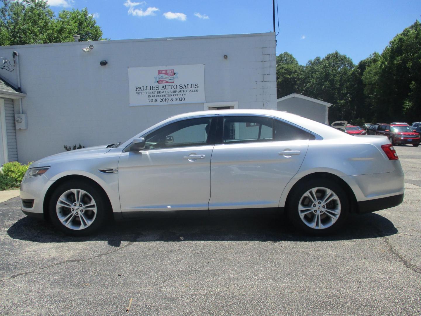 2018 SILVER Ford Taurus SEL FWD (1FAHP2E81JG) with an 3.5L V6 DOHC 24V engine, 6A transmission, located at 540a Delsea Drive, Sewell, NJ, 08080, (987) 867-5309, 39.752560, -75.111206- Photo#1