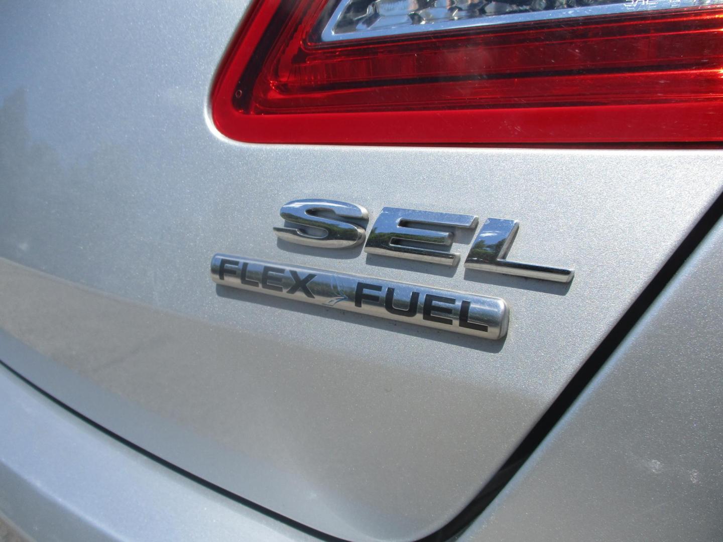 2018 SILVER Ford Taurus SEL FWD (1FAHP2E81JG) with an 3.5L V6 DOHC 24V engine, 6A transmission, located at 540a Delsea Drive, Sewell, NJ, 08080, (987) 867-5309, 39.752560, -75.111206- Photo#5