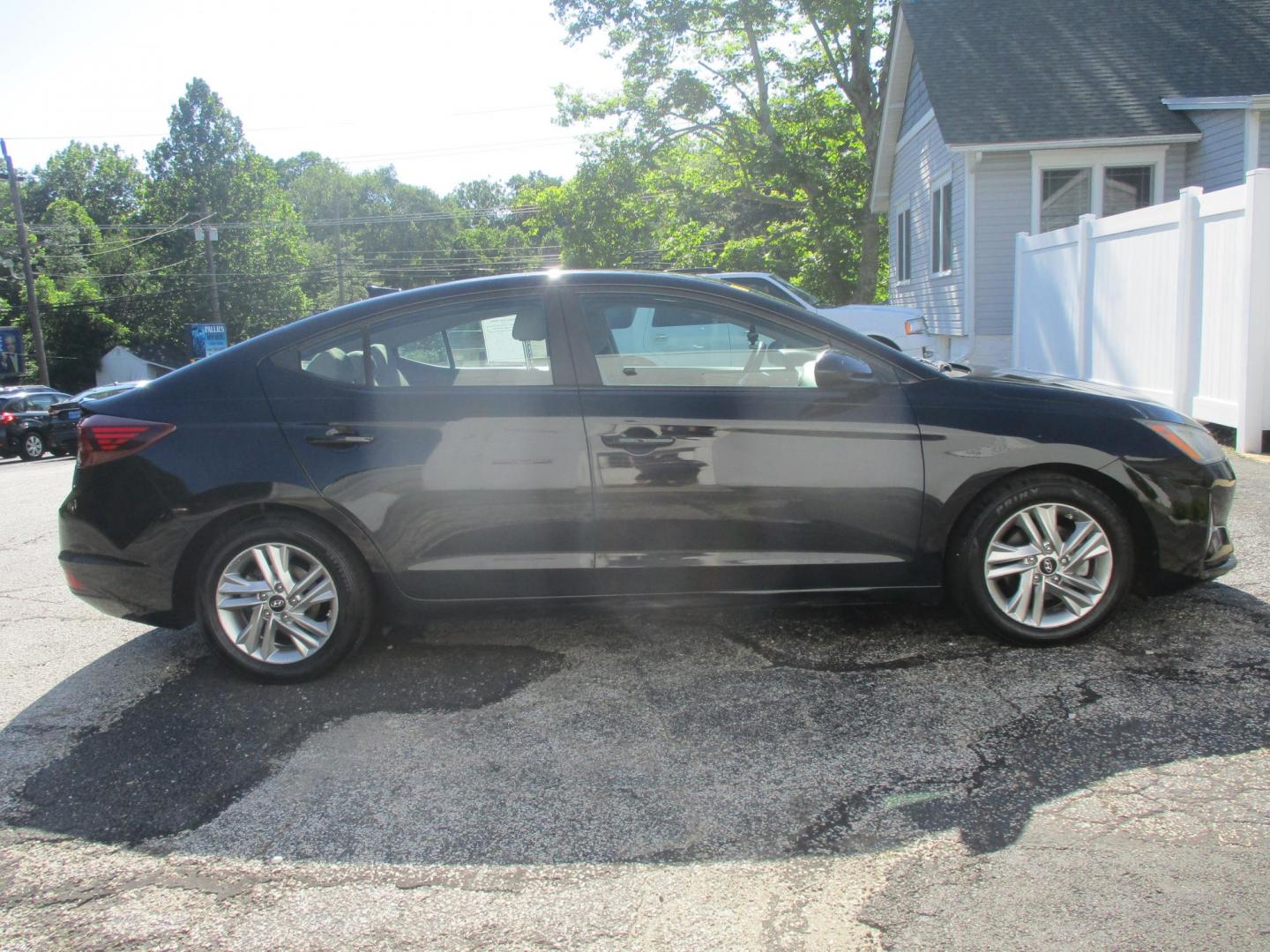 2019 BLACK Hyundai Elantra Limited (KMHD84LF4KU) with an 1.8L L4 DOHC 16V engine, 6A transmission, located at 540a Delsea Drive, Sewell, NJ, 08080, (987) 867-5309, 39.752560, -75.111206- Photo#6