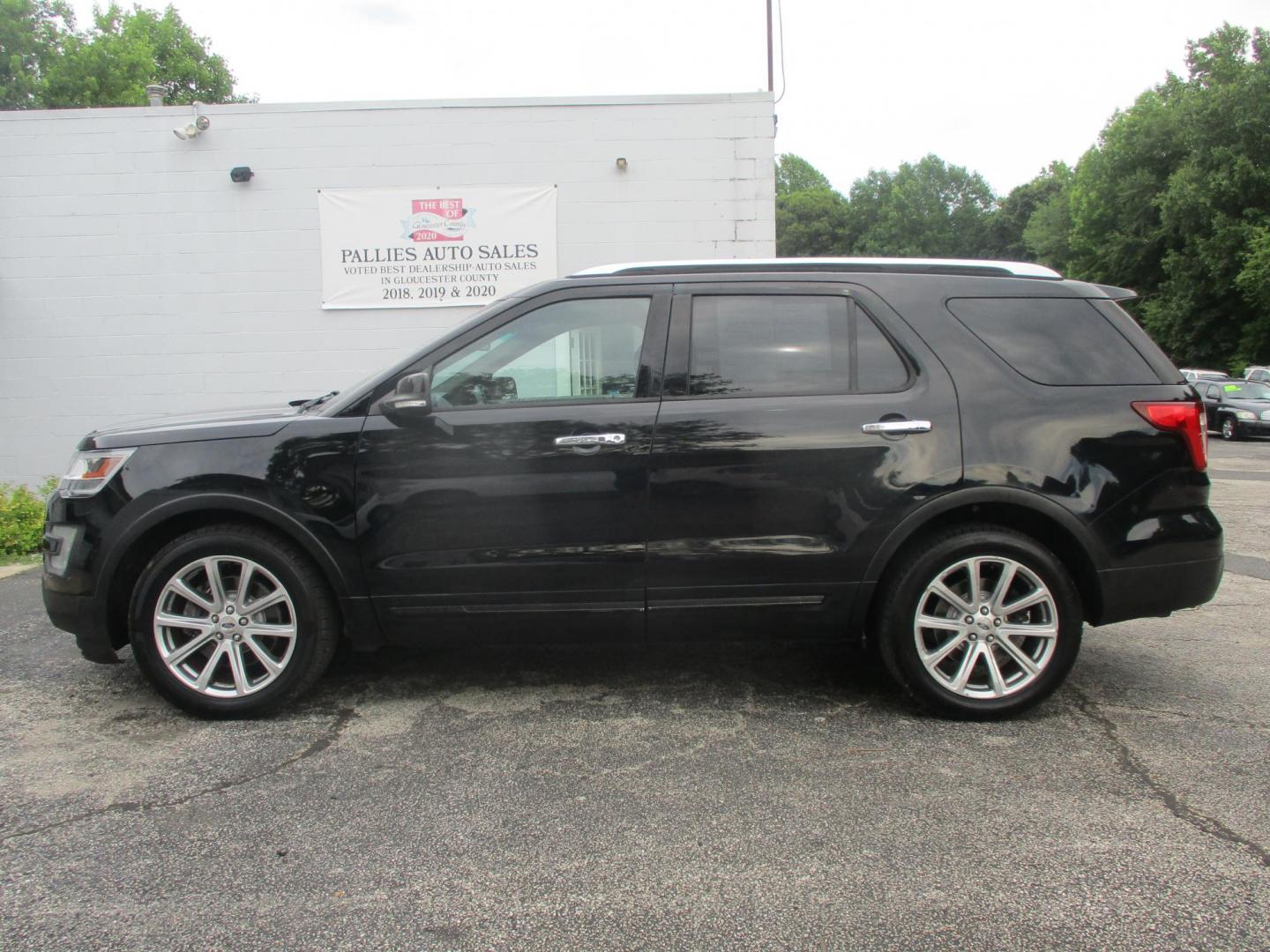 2017 BLACK Ford Explorer Limited FWD (1FM5K7F86HG) with an 3.5L V6 DOHC 24V engine, 6A transmission, located at 540a Delsea Drive, Sewell, NJ, 08080, (987) 867-5309, 39.752560, -75.111206- Photo#1