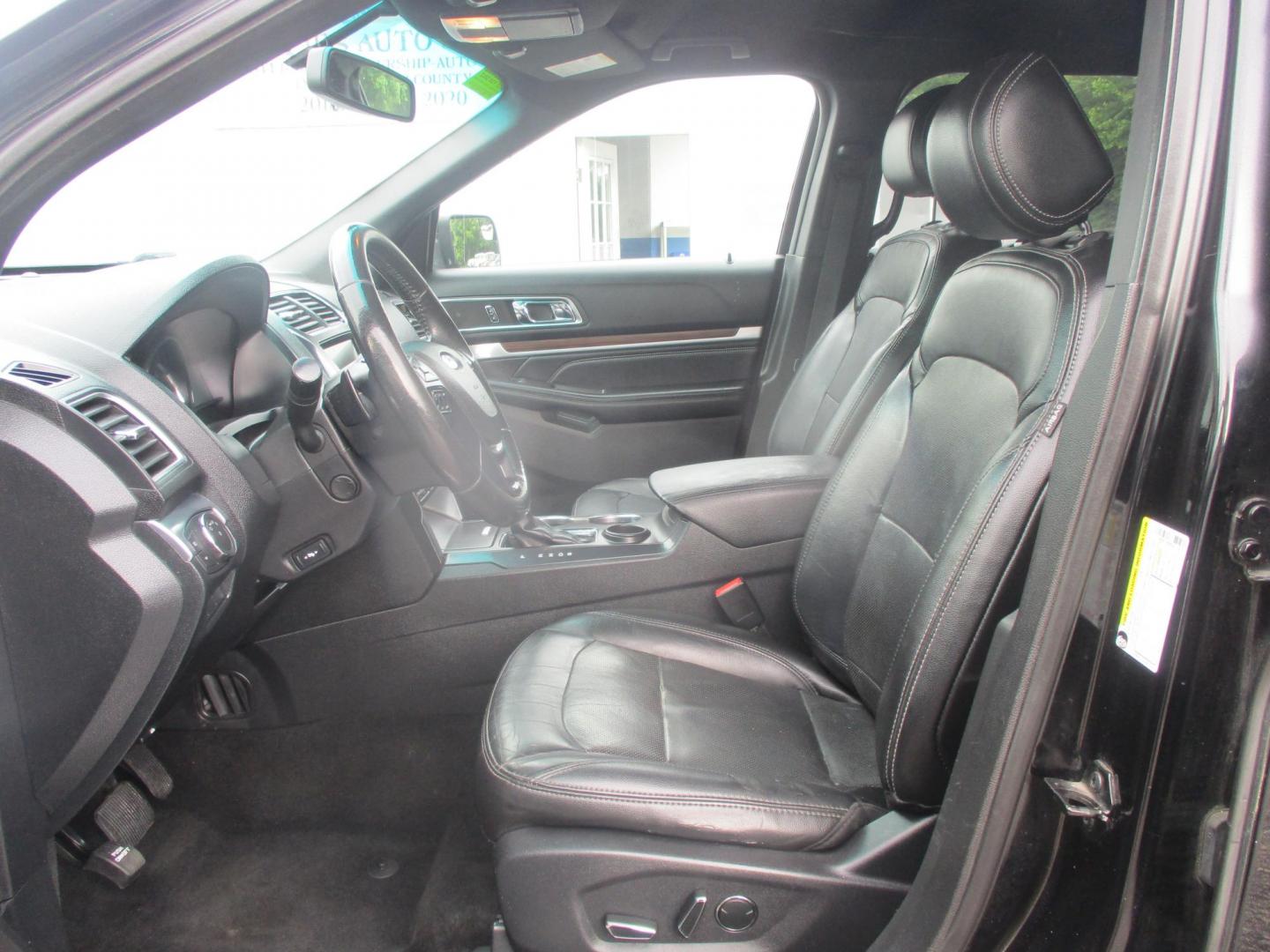 2017 BLACK Ford Explorer Limited FWD (1FM5K7F86HG) with an 3.5L V6 DOHC 24V engine, 6A transmission, located at 540a Delsea Drive, Sewell, NJ, 08080, (987) 867-5309, 39.752560, -75.111206- Photo#11