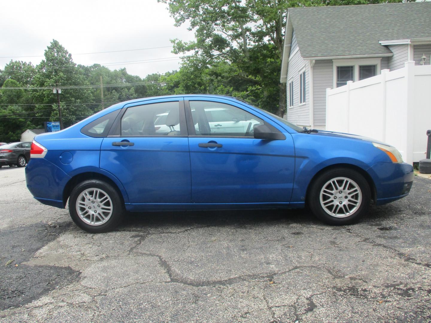 2010 BLUE Ford Focus SE Sedan (1FAHP3FN9AW) with an 2.0L L4 DOHC 16V engine, located at 540a Delsea Drive, Sewell, NJ, 08080, (987) 867-5309, 39.752560, -75.111206- Photo#6