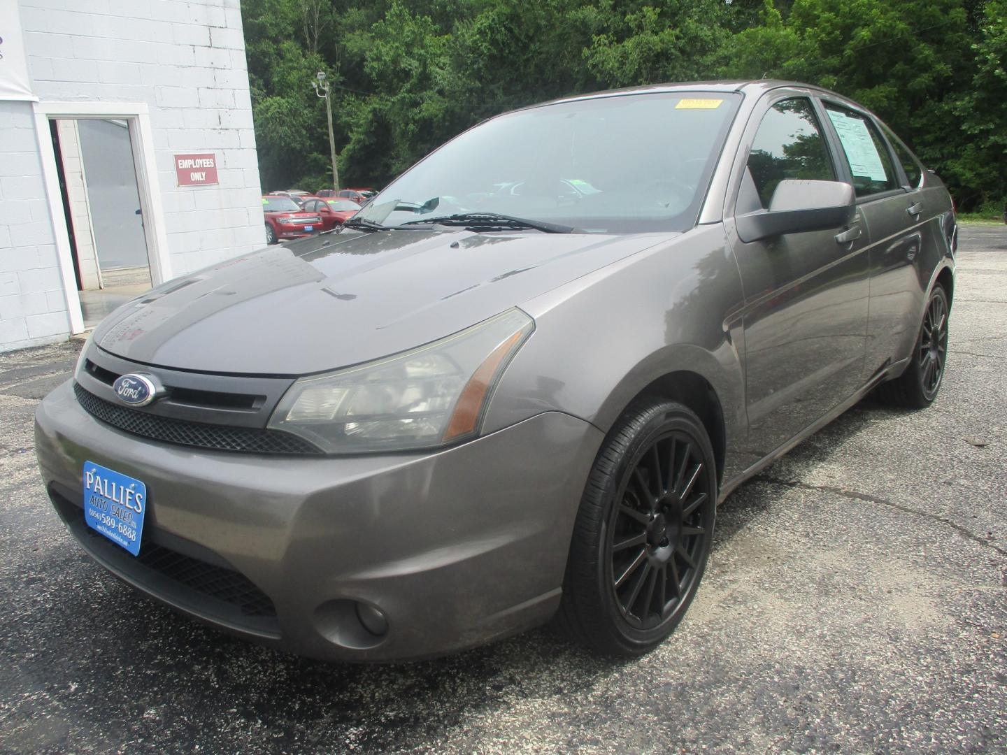 2011 GRAY Ford Focus SES Sedan (1FAHP3GN0BW) with an 2.0L L4 DOHC 16V engine, located at 540a Delsea Drive, Sewell, NJ, 08080, (987) 867-5309, 39.752560, -75.111206- Photo#0
