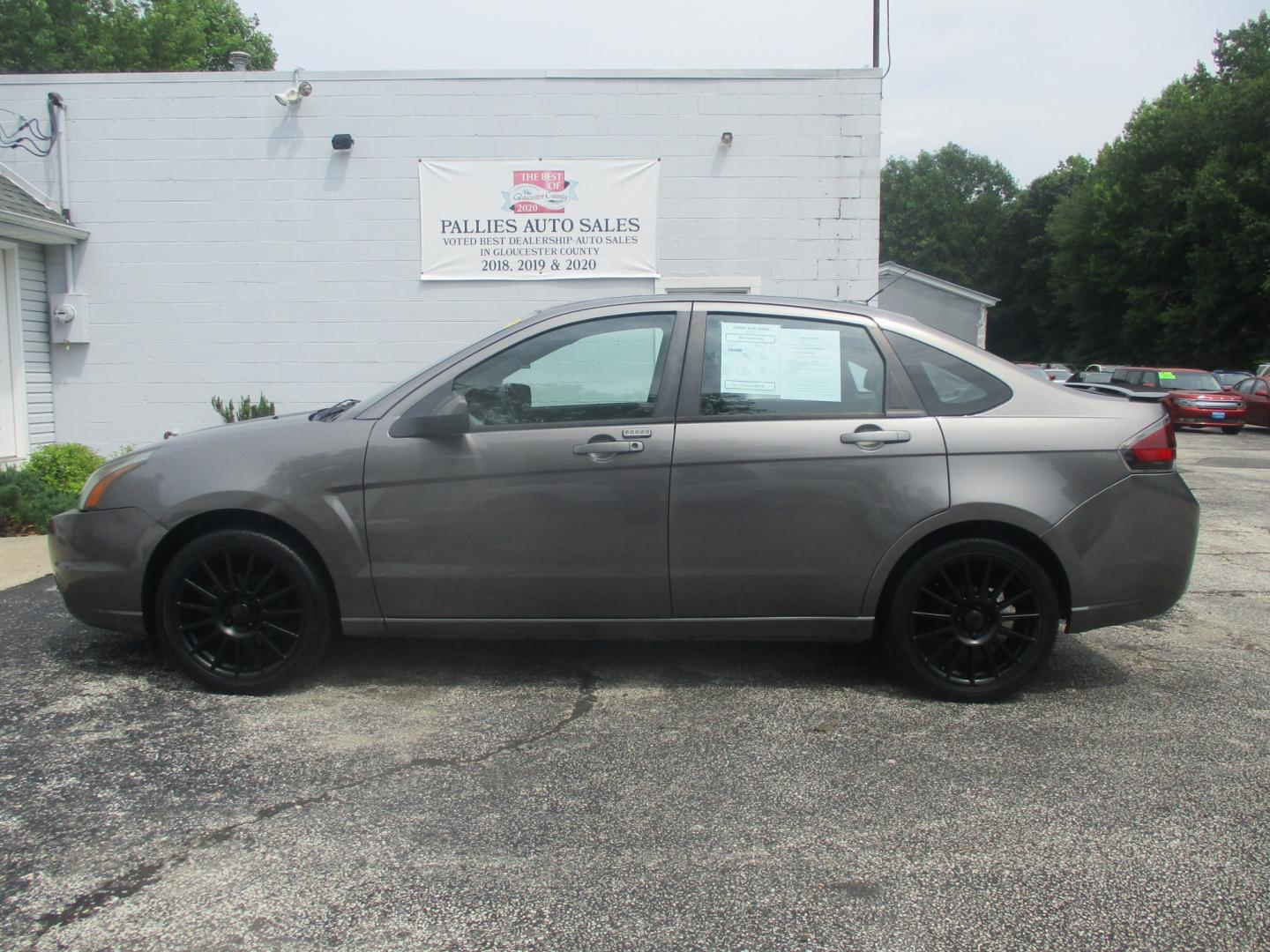 2011 GRAY Ford Focus SES Sedan (1FAHP3GN0BW) with an 2.0L L4 DOHC 16V engine, located at 540a Delsea Drive, Sewell, NJ, 08080, (987) 867-5309, 39.752560, -75.111206- Photo#1