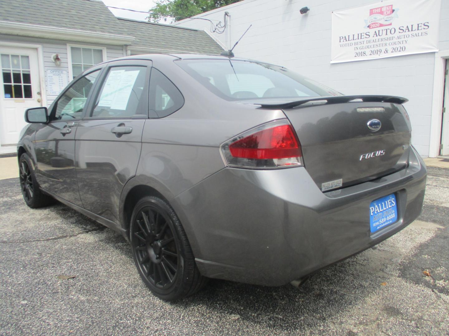 2011 GRAY Ford Focus SES Sedan (1FAHP3GN0BW) with an 2.0L L4 DOHC 16V engine, located at 540a Delsea Drive, Sewell, NJ, 08080, (987) 867-5309, 39.752560, -75.111206- Photo#2
