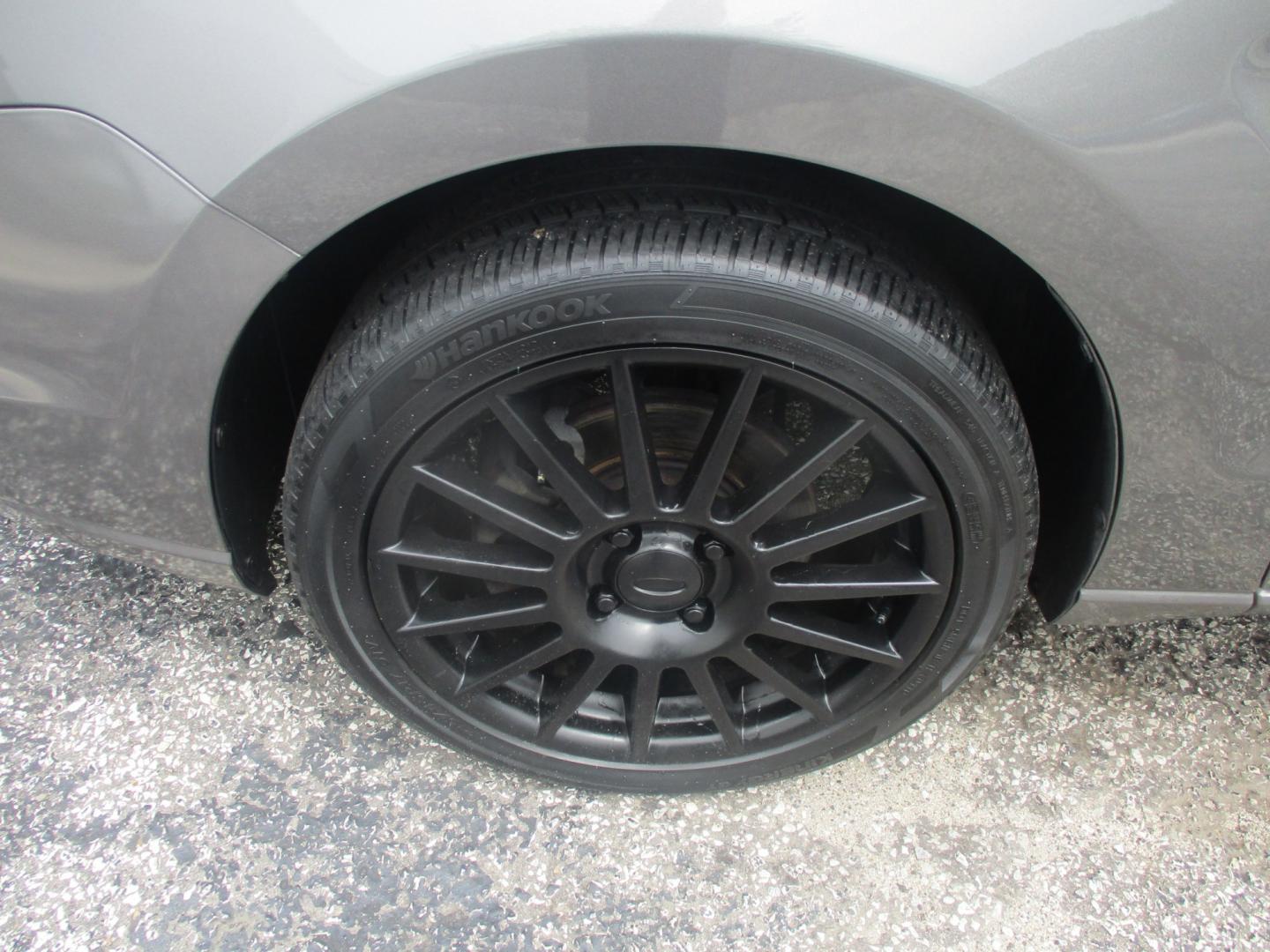 2011 GRAY Ford Focus SES Sedan (1FAHP3GN0BW) with an 2.0L L4 DOHC 16V engine, located at 540a Delsea Drive, Sewell, NJ, 08080, (987) 867-5309, 39.752560, -75.111206- Photo#26