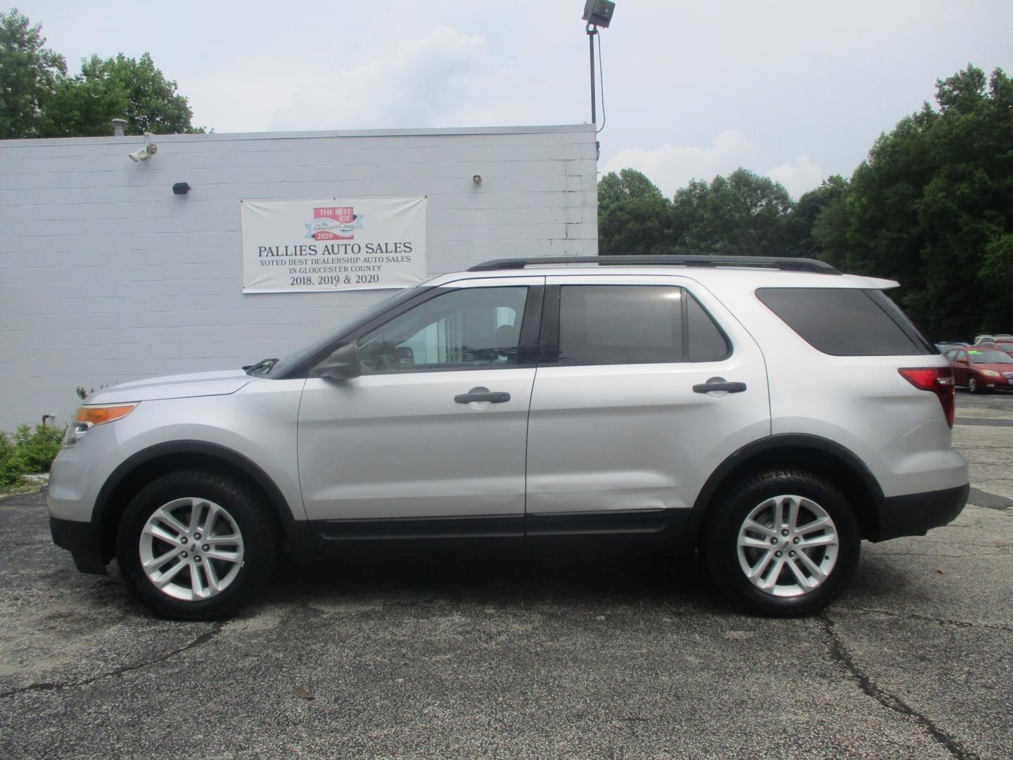 2015 SILVER Ford Explorer Base 4WD (1FM5K8B88FG) with an 3.5L V6 DOHC 24V engine, 6-Speed Automatic transmission, located at 540a Delsea Drive, Sewell, NJ, 08080, (987) 867-5309, 39.752560, -75.111206- Photo#1