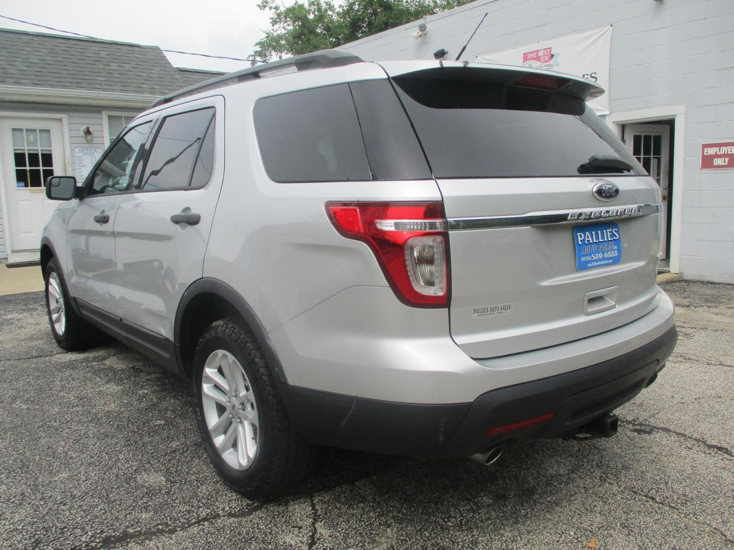 2015 SILVER Ford Explorer Base 4WD (1FM5K8B88FG) with an 3.5L V6 DOHC 24V engine, 6-Speed Automatic transmission, located at 540a Delsea Drive, Sewell, NJ, 08080, (987) 867-5309, 39.752560, -75.111206- Photo#2