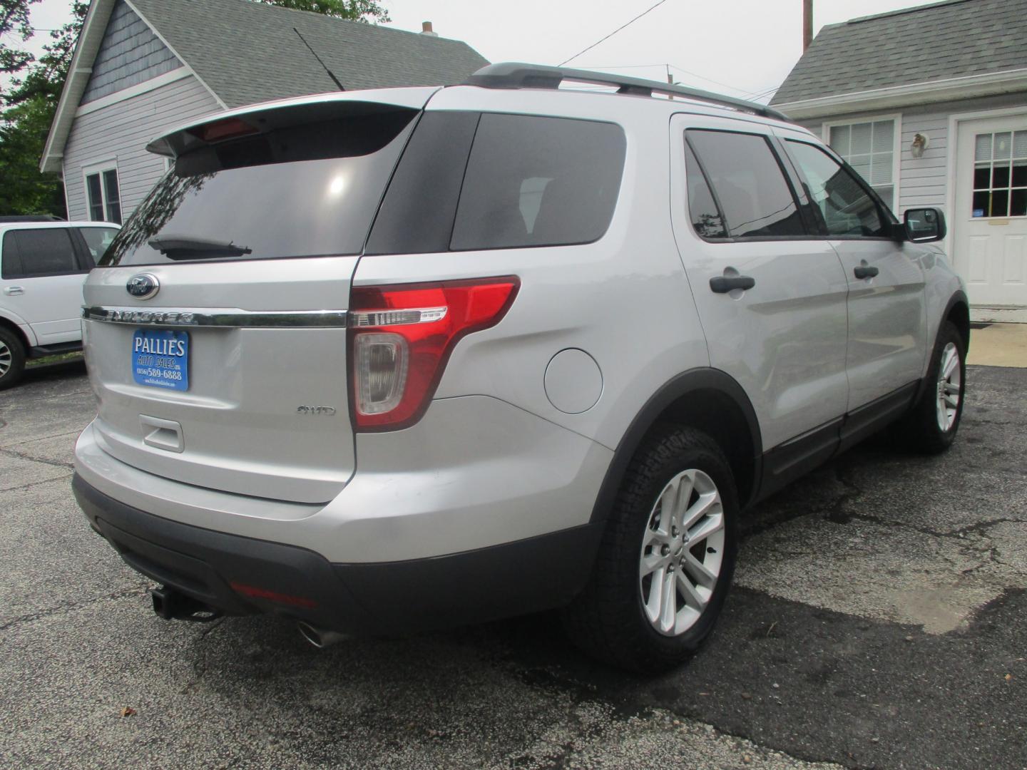 2015 SILVER Ford Explorer Base 4WD (1FM5K8B88FG) with an 3.5L V6 DOHC 24V engine, 6-Speed Automatic transmission, located at 540a Delsea Drive, Sewell, NJ, 08080, (987) 867-5309, 39.752560, -75.111206- Photo#5