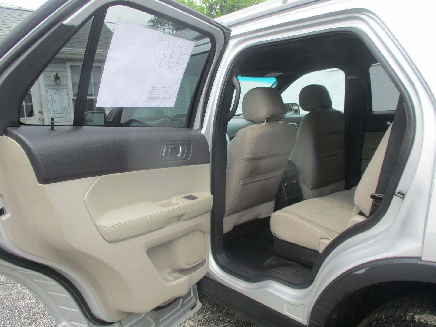 2015 SILVER Ford Explorer Base 4WD (1FM5K8B88FG) with an 3.5L V6 DOHC 24V engine, 6-Speed Automatic transmission, located at 540a Delsea Drive, Sewell, NJ, 08080, (987) 867-5309, 39.752560, -75.111206- Photo#12