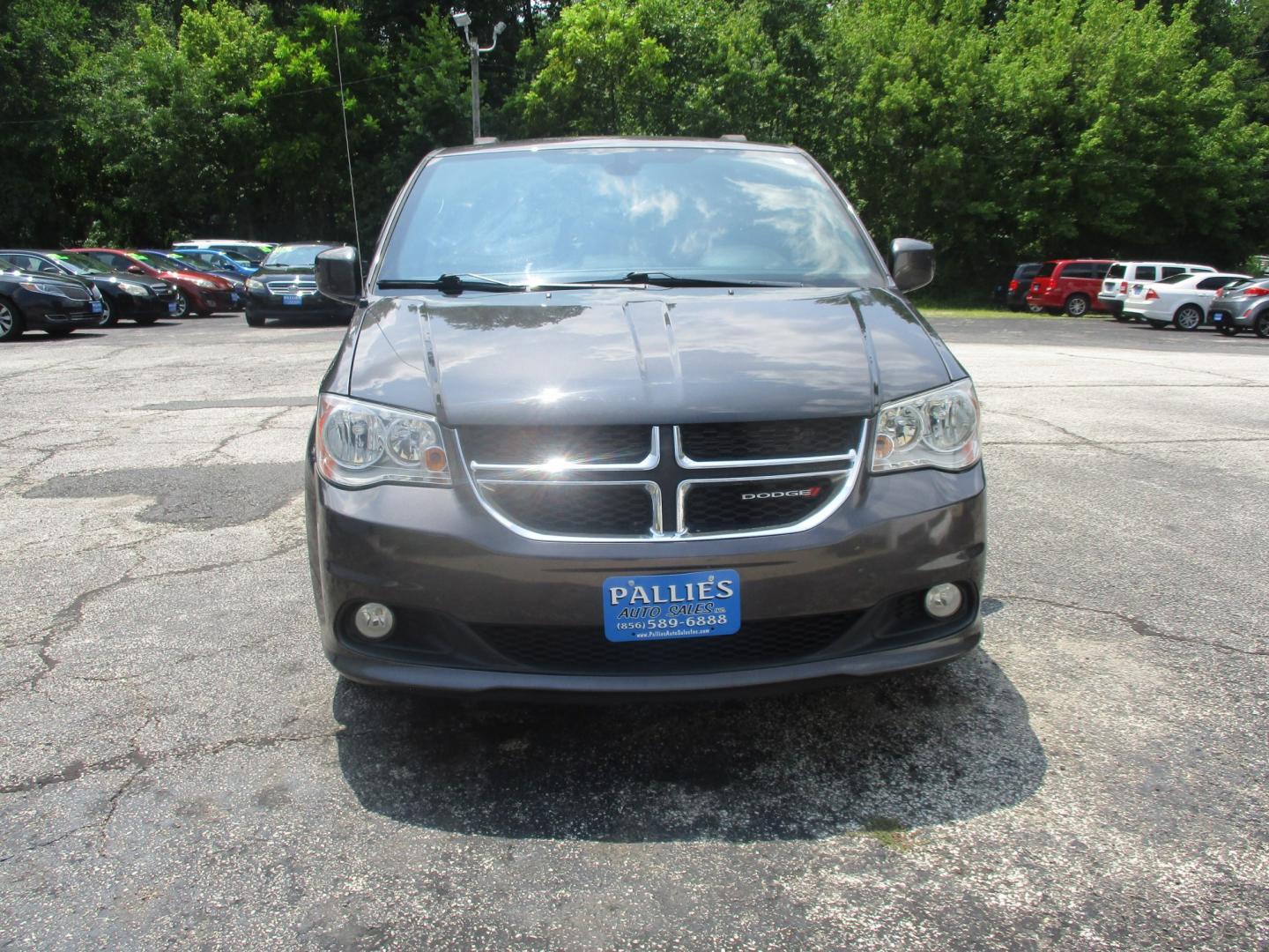 2019 GRAY Dodge Grand Caravan SXT (2C4RDGCG6KR) with an 3.6L V6 DOHC 24V engine, 6A transmission, located at 540a Delsea Drive, Sewell, NJ, 08080, (987) 867-5309, 39.752560, -75.111206- Photo#10