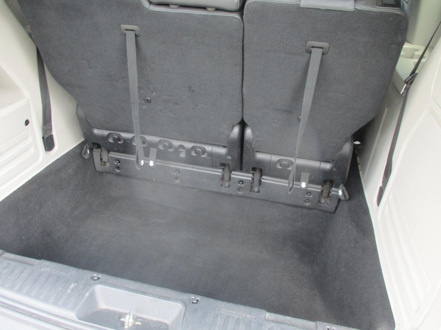 2019 GRAY Dodge Grand Caravan SXT (2C4RDGCG6KR) with an 3.6L V6 DOHC 24V engine, 6A transmission, located at 540a Delsea Drive, Sewell, NJ, 08080, (987) 867-5309, 39.752560, -75.111206- Photo#23