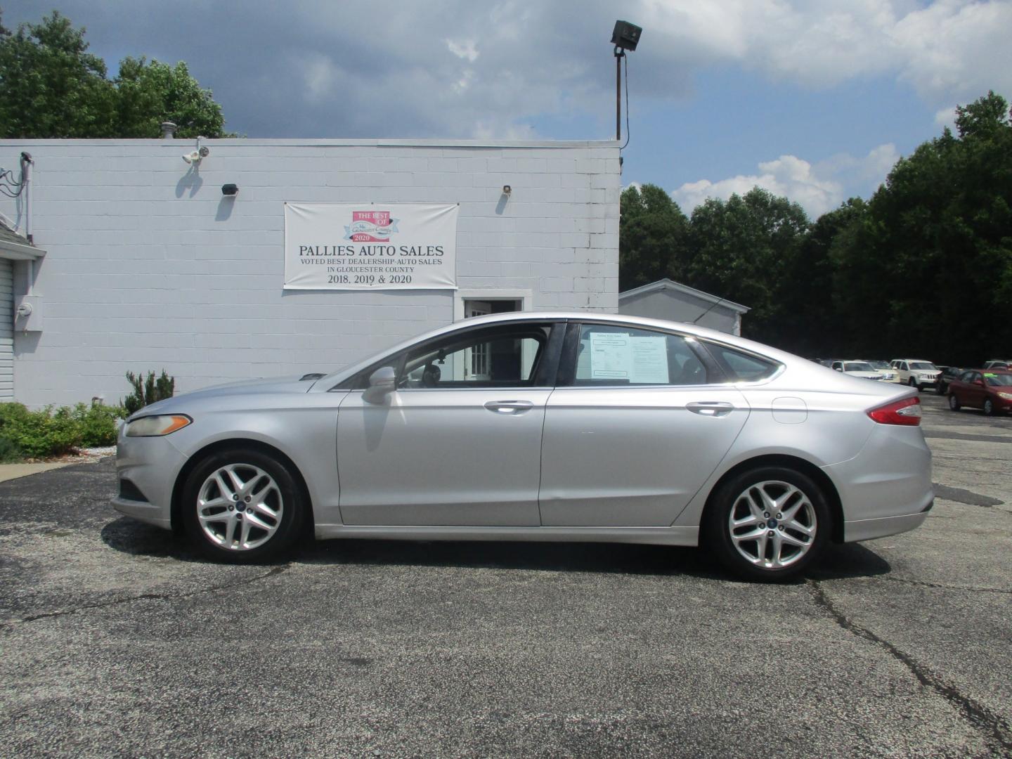 2015 SILVER Ford Fusion SE (3FA6P0H72FR) with an 2.5L L4 DOHC 16V engine, located at 540a Delsea Drive, Sewell, NJ, 08080, (987) 867-5309, 39.752560, -75.111206- Photo#2