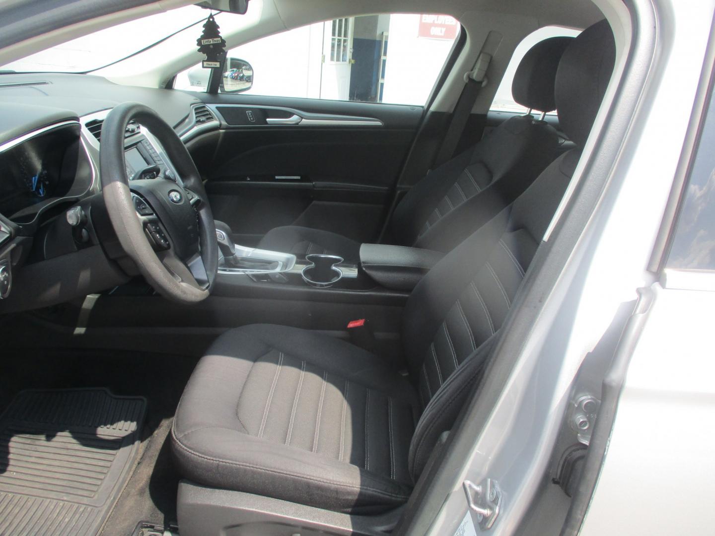 2015 SILVER Ford Fusion SE (3FA6P0H72FR) with an 2.5L L4 DOHC 16V engine, located at 540a Delsea Drive, Sewell, NJ, 08080, (987) 867-5309, 39.752560, -75.111206- Photo#11