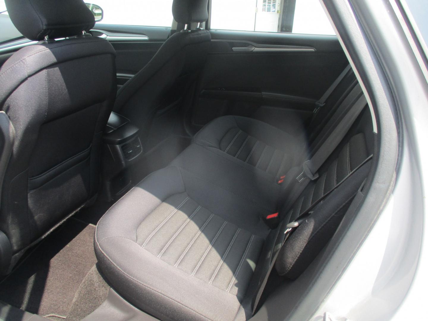 2015 SILVER Ford Fusion SE (3FA6P0H72FR) with an 2.5L L4 DOHC 16V engine, located at 540a Delsea Drive, Sewell, NJ, 08080, (987) 867-5309, 39.752560, -75.111206- Photo#14