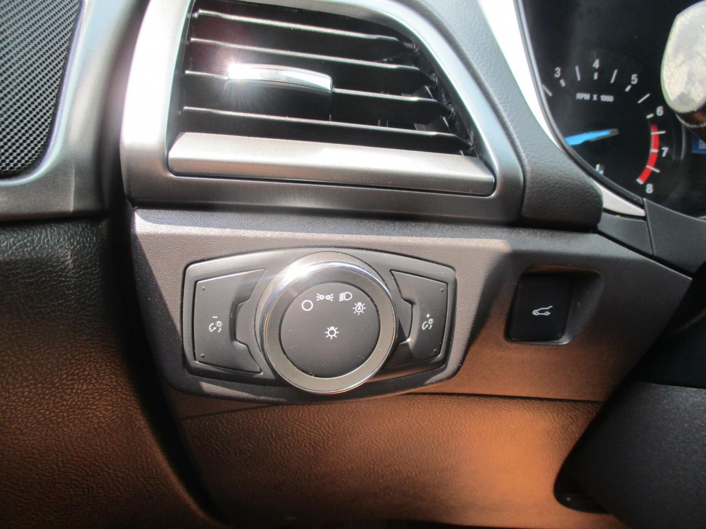 2015 SILVER Ford Fusion SE (3FA6P0H72FR) with an 2.5L L4 DOHC 16V engine, located at 540a Delsea Drive, Sewell, NJ, 08080, (987) 867-5309, 39.752560, -75.111206- Photo#24