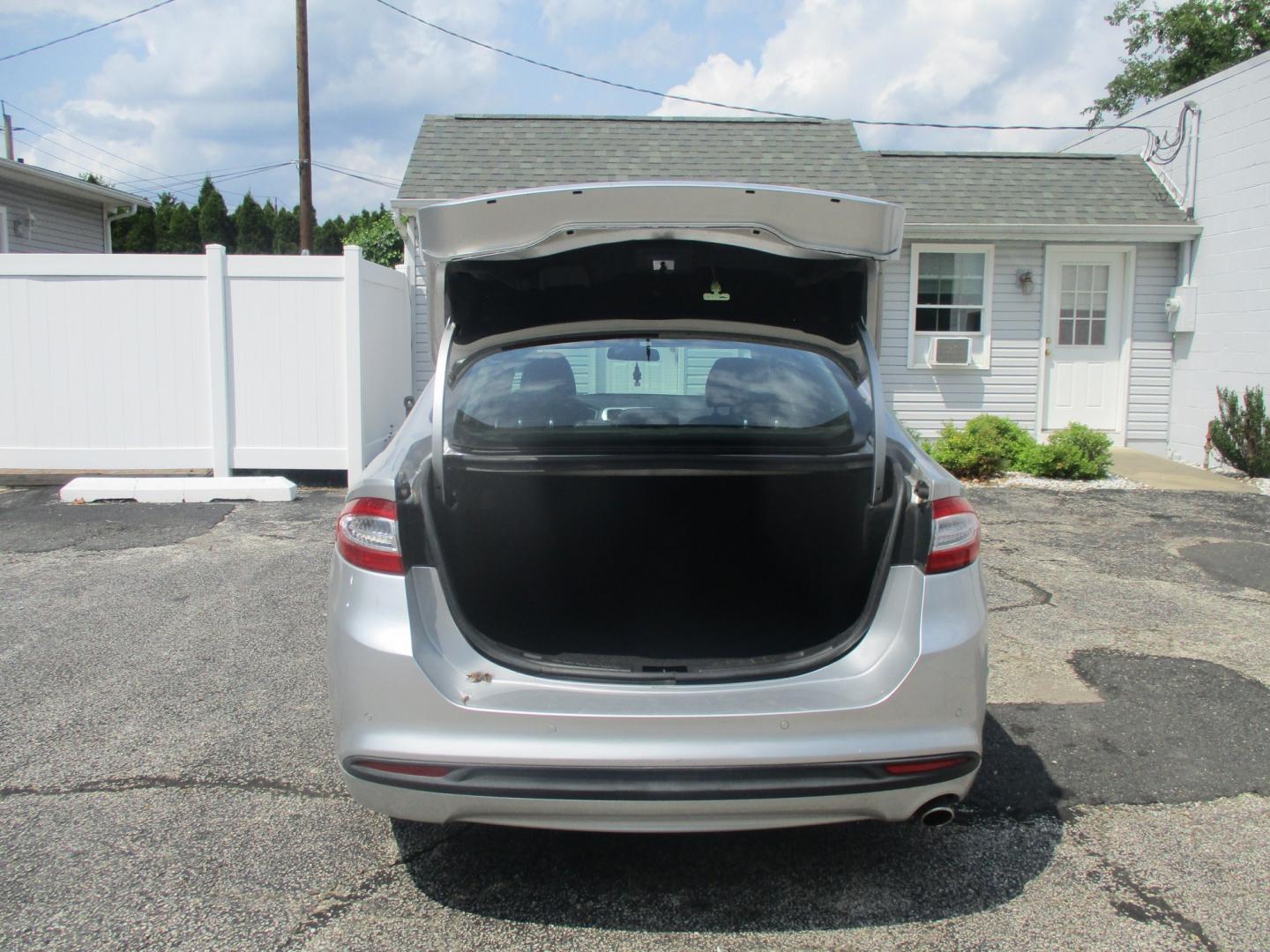 2015 SILVER Ford Fusion SE (3FA6P0H72FR) with an 2.5L L4 DOHC 16V engine, located at 540a Delsea Drive, Sewell, NJ, 08080, (987) 867-5309, 39.752560, -75.111206- Photo#31