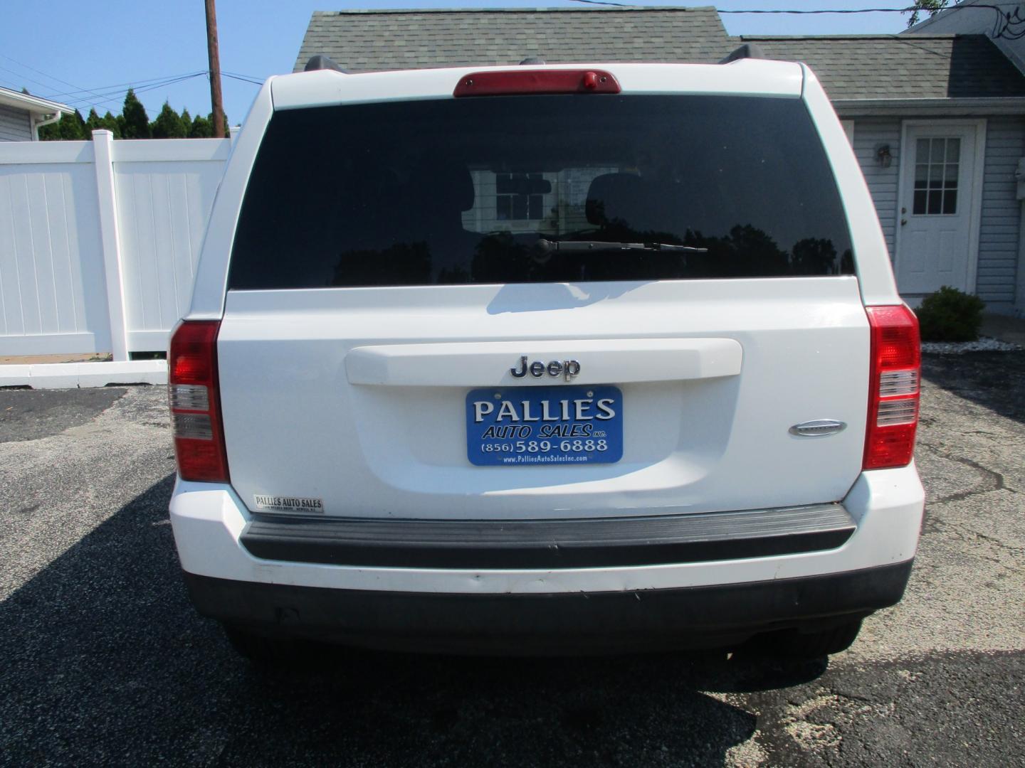2016 WHITE Jeep Patriot Latitude 2WD (1C4NJPFB1GD) with an 2.4L L4 DOHC 16V engine, located at 540a Delsea Drive, Sewell, NJ, 08080, (987) 867-5309, 39.752560, -75.111206- Photo#3