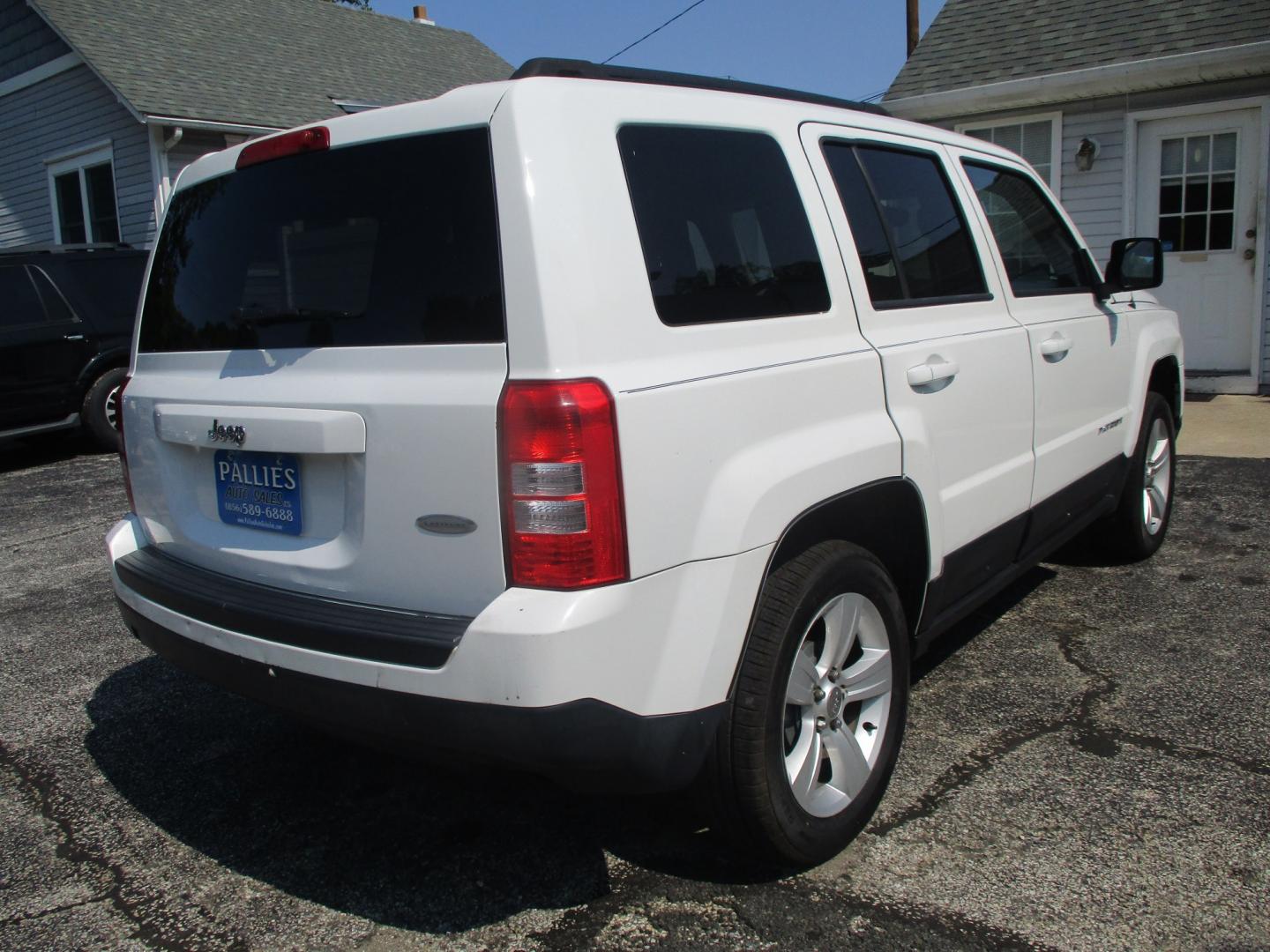 2016 WHITE Jeep Patriot Latitude 2WD (1C4NJPFB1GD) with an 2.4L L4 DOHC 16V engine, located at 540a Delsea Drive, Sewell, NJ, 08080, (987) 867-5309, 39.752560, -75.111206- Photo#6