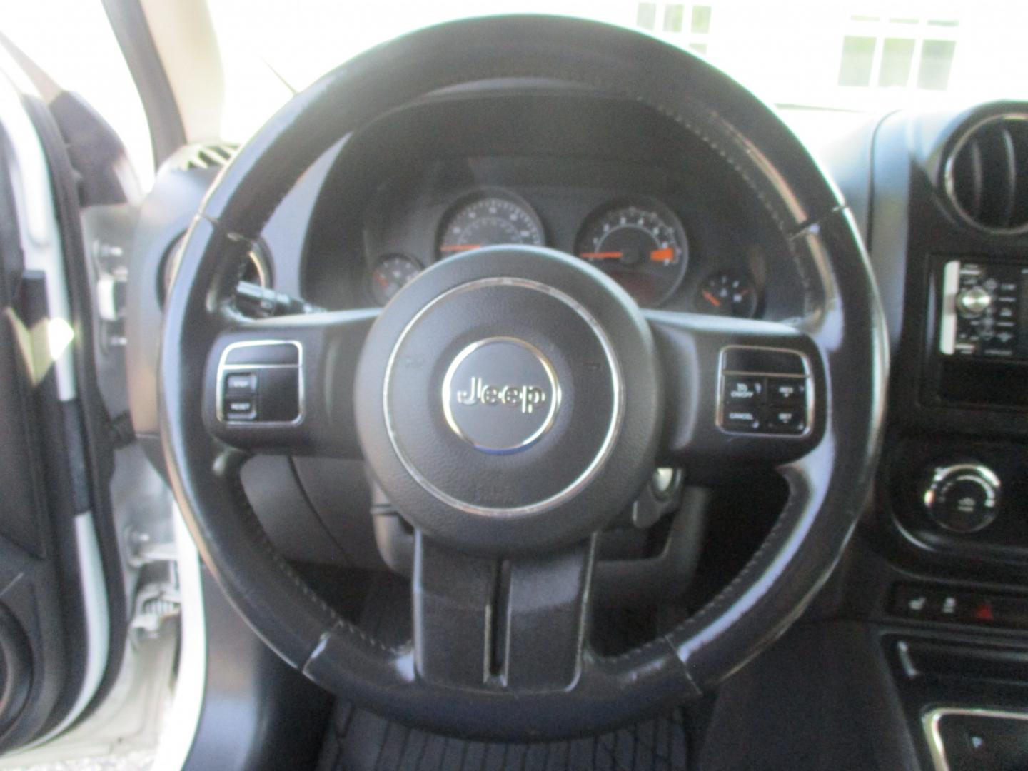 2016 WHITE Jeep Patriot Latitude 2WD (1C4NJPFB1GD) with an 2.4L L4 DOHC 16V engine, located at 540a Delsea Drive, Sewell, NJ, 08080, (987) 867-5309, 39.752560, -75.111206- Photo#16