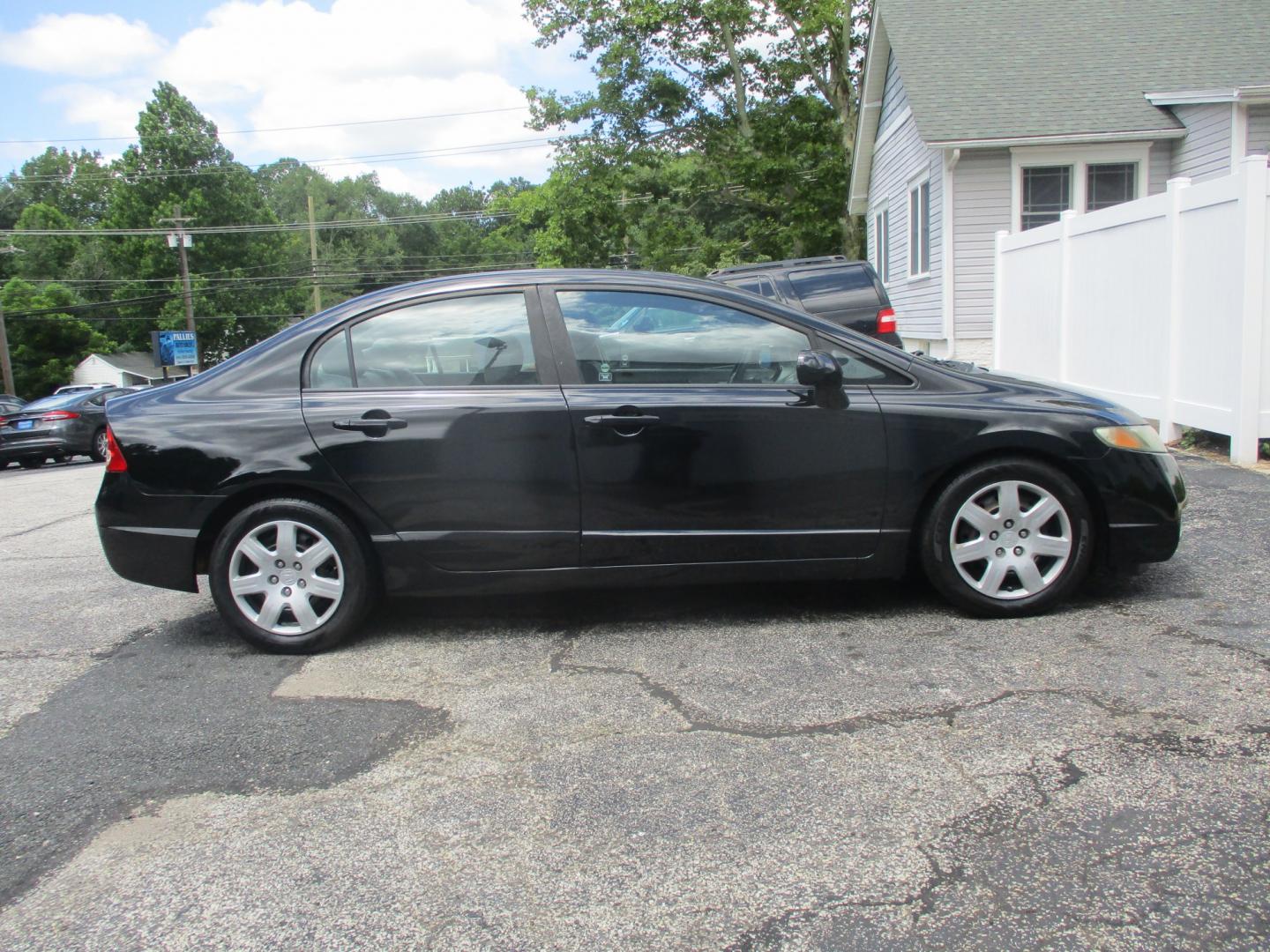 2011 BLACK Honda Civic LX Sedan 5-Speed AT (19XFA1F5XBE) with an 1.8L L4 SOHC 16V engine, 5A transmission, located at 540a Delsea Drive, Sewell, NJ, 08080, (987) 867-5309, 39.752560, -75.111206- Photo#6