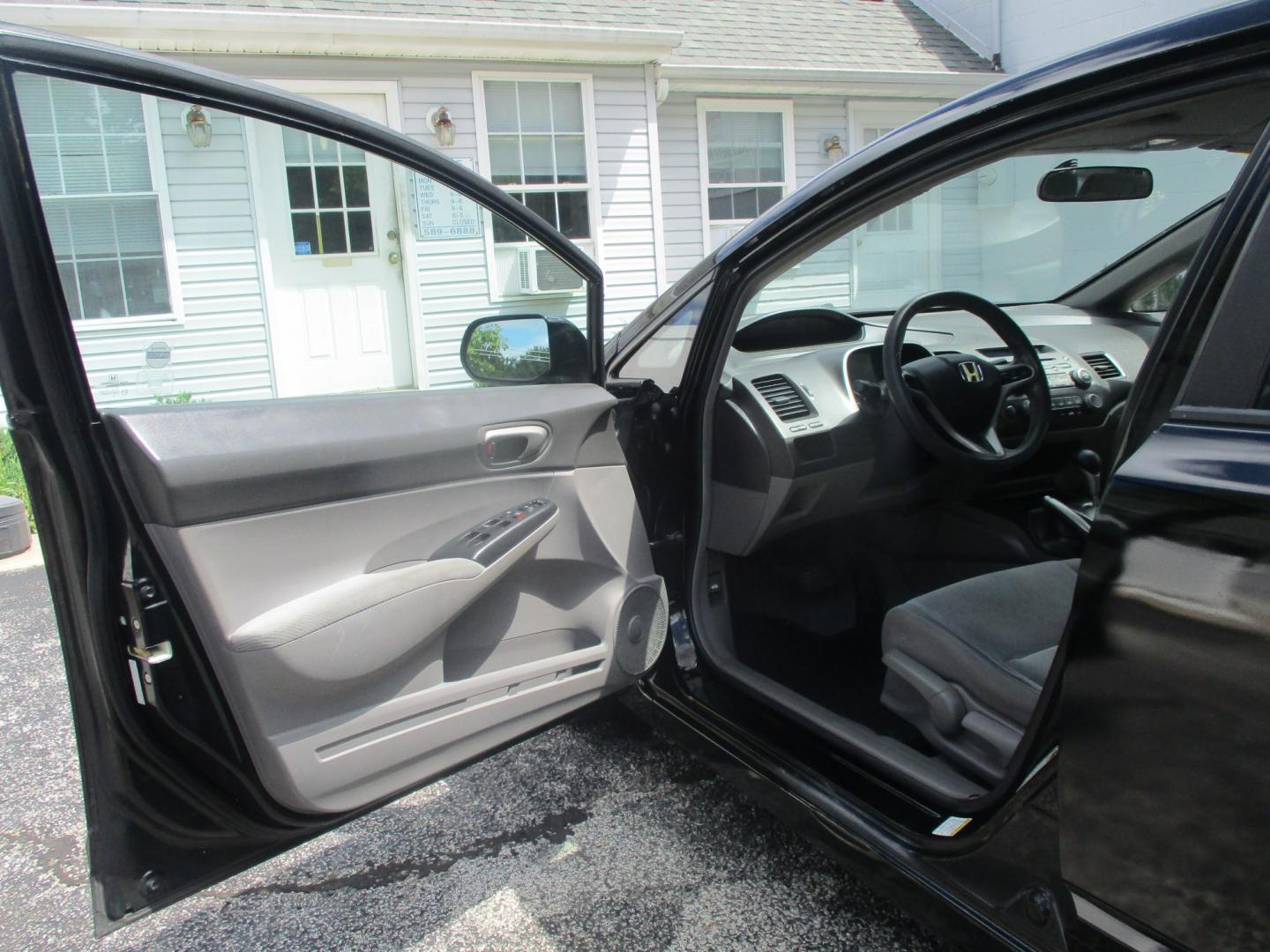 2011 BLACK Honda Civic LX Sedan 5-Speed AT (19XFA1F5XBE) with an 1.8L L4 SOHC 16V engine, 5A transmission, located at 540a Delsea Drive, Sewell, NJ, 08080, (987) 867-5309, 39.752560, -75.111206- Photo#9