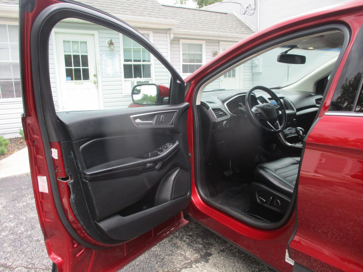 2016 RED Ford Edge SEL AWD (2FMPK4J87GB) with an 3.5L V6 DOHC 24V engine, 6A transmission, located at 540a Delsea Drive, Sewell, NJ, 08080, (987) 867-5309, 39.752560, -75.111206- Photo#10