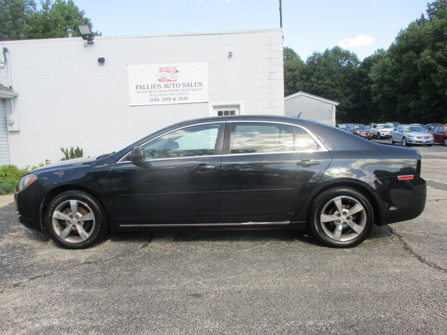 2011 GRAY Chevrolet Malibu 1LT (1G1ZC5E1XBF) with an 2.4L L4 DOHC 16V engine, 4A transmission, located at 540a Delsea Drive, Sewell, NJ, 08080, (987) 867-5309, 39.752560, -75.111206- Photo#1