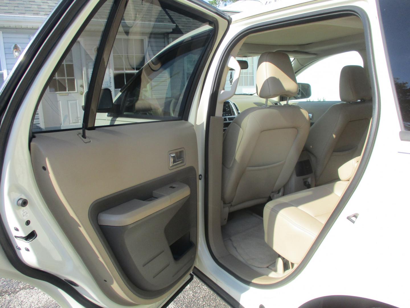 2007 WHITE Ford Edge SEL Plus AWD (2FMDK49C77B) with an 3.5L V6 DOHC 24V engine, 6A OD transmission, located at 540a Delsea Drive, Sewell, NJ, 08080, (987) 867-5309, 39.752560, -75.111206- Photo#13