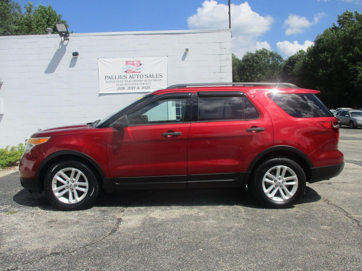 2015 RED Ford Explorer Base 4WD (1FM5K8B8XFG) with an 3.5L V6 DOHC 24V engine, 6-Speed Automatic transmission, located at 540a Delsea Drive, Sewell, NJ, 08080, (987) 867-5309, 39.752560, -75.111206- Photo#1
