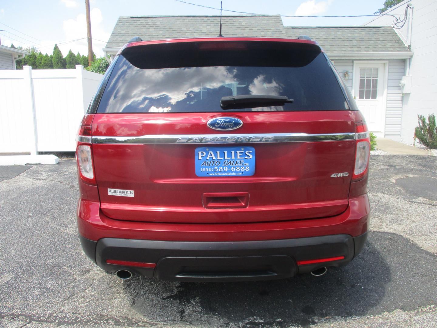 2015 RED Ford Explorer Base 4WD (1FM5K8B8XFG) with an 3.5L V6 DOHC 24V engine, 6-Speed Automatic transmission, located at 540a Delsea Drive, Sewell, NJ, 08080, (987) 867-5309, 39.752560, -75.111206- Photo#3