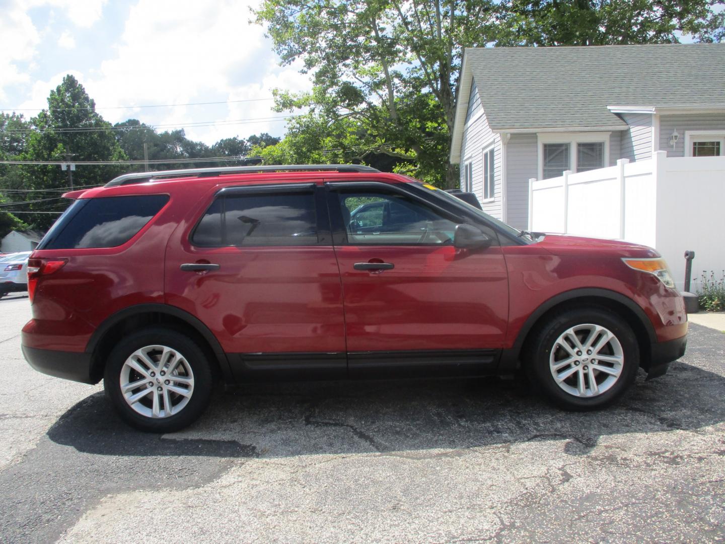 2015 RED Ford Explorer Base 4WD (1FM5K8B8XFG) with an 3.5L V6 DOHC 24V engine, 6-Speed Automatic transmission, located at 540a Delsea Drive, Sewell, NJ, 08080, (987) 867-5309, 39.752560, -75.111206- Photo#7