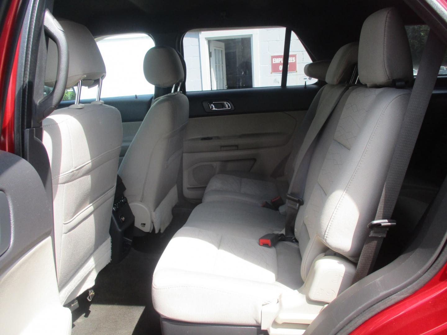2015 RED Ford Explorer Base 4WD (1FM5K8B8XFG) with an 3.5L V6 DOHC 24V engine, 6-Speed Automatic transmission, located at 540a Delsea Drive, Sewell, NJ, 08080, (987) 867-5309, 39.752560, -75.111206- Photo#15