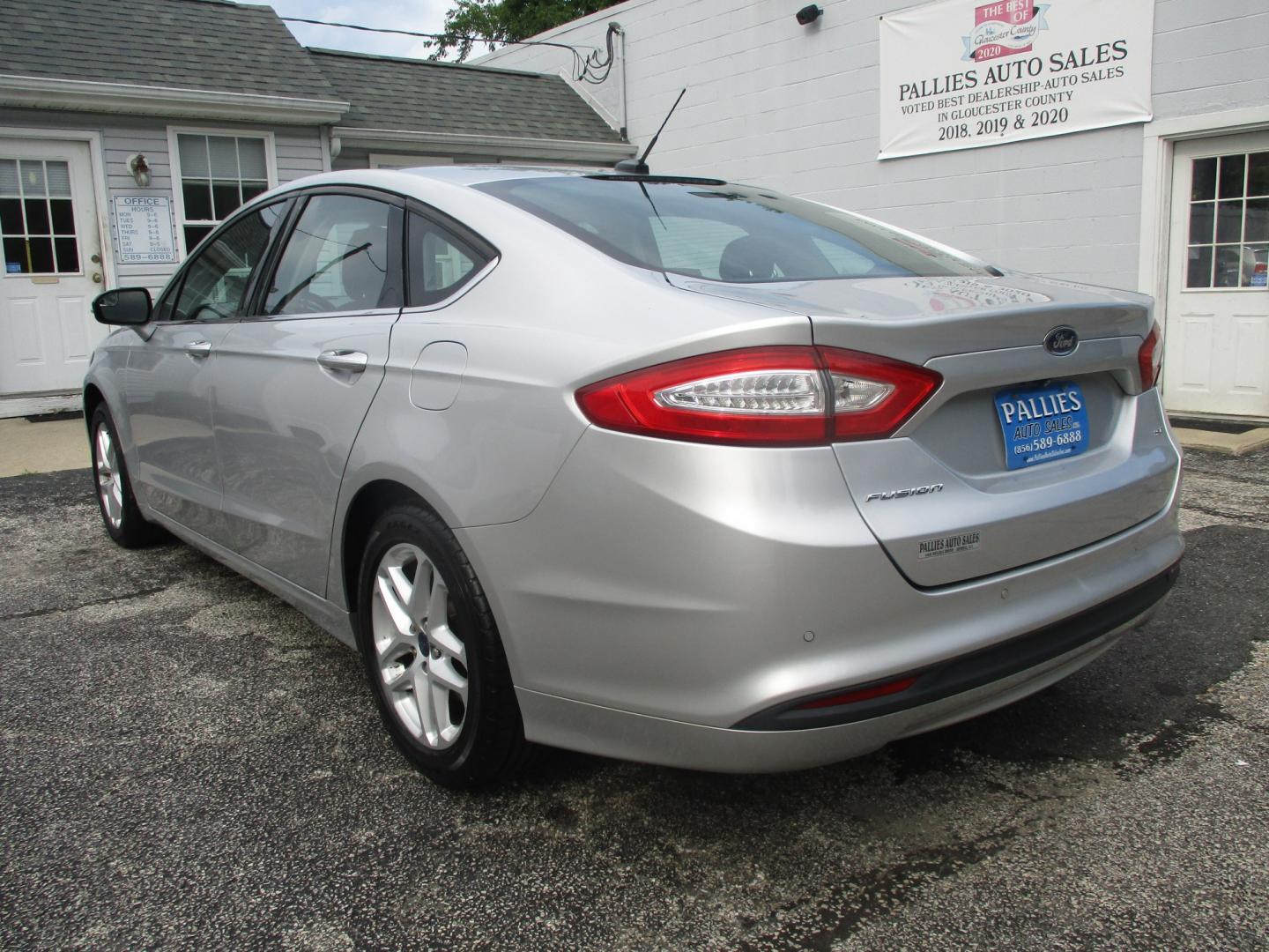2016 SILVER Ford Fusion SE (3FA6P0H73GR) with an 2.5L L4 DOHC 16V engine, 6A transmission, located at 540a Delsea Drive, Sewell, NJ, 08080, (987) 867-5309, 39.752560, -75.111206- Photo#2