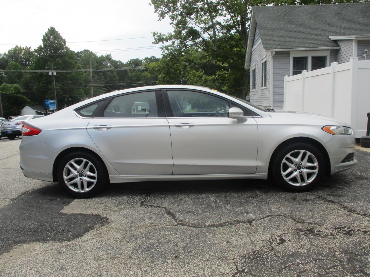2016 SILVER Ford Fusion SE (3FA6P0H73GR) with an 2.5L L4 DOHC 16V engine, 6A transmission, located at 540a Delsea Drive, Sewell, NJ, 08080, (987) 867-5309, 39.752560, -75.111206- Photo#7