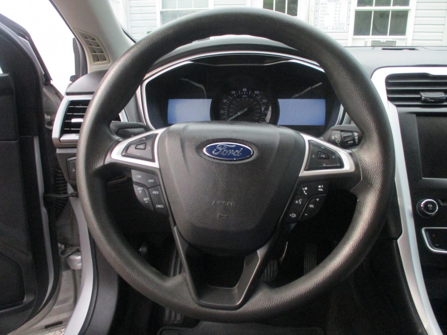 2016 SILVER Ford Fusion SE (3FA6P0H73GR) with an 2.5L L4 DOHC 16V engine, 6A transmission, located at 540a Delsea Drive, Sewell, NJ, 08080, (987) 867-5309, 39.752560, -75.111206- Photo#16