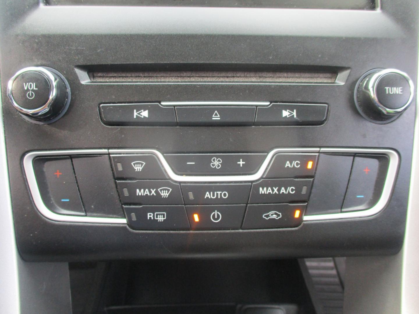 2016 SILVER Ford Fusion SE (3FA6P0H73GR) with an 2.5L L4 DOHC 16V engine, 6A transmission, located at 540a Delsea Drive, Sewell, NJ, 08080, (987) 867-5309, 39.752560, -75.111206- Photo#21