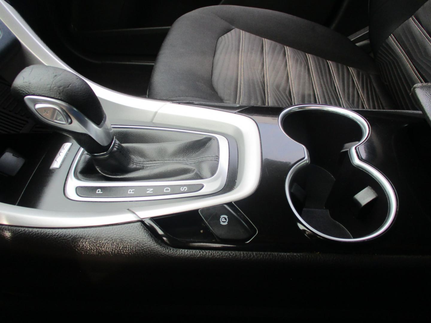 2016 SILVER Ford Fusion SE (3FA6P0H73GR) with an 2.5L L4 DOHC 16V engine, 6A transmission, located at 540a Delsea Drive, Sewell, NJ, 08080, (987) 867-5309, 39.752560, -75.111206- Photo#22