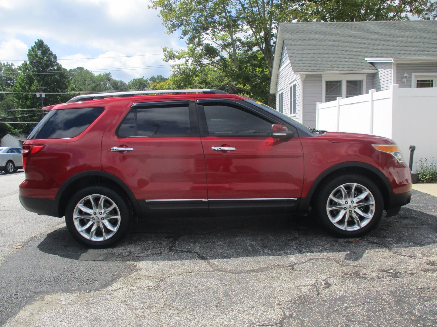2014 RED Ford Explorer Limited 4WD (1FM5K8F80EG) with an 3.5L V6 DOHC 24V engine, 6-Speed Automatic transmission, located at 540a Delsea Drive, Sewell, NJ, 08080, (987) 867-5309, 39.752560, -75.111206- Photo#7