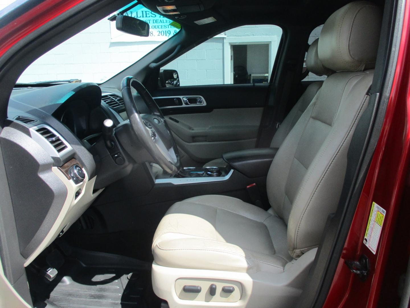 2014 RED Ford Explorer Limited 4WD (1FM5K8F80EG) with an 3.5L V6 DOHC 24V engine, 6-Speed Automatic transmission, located at 540a Delsea Drive, Sewell, NJ, 08080, (987) 867-5309, 39.752560, -75.111206- Photo#12