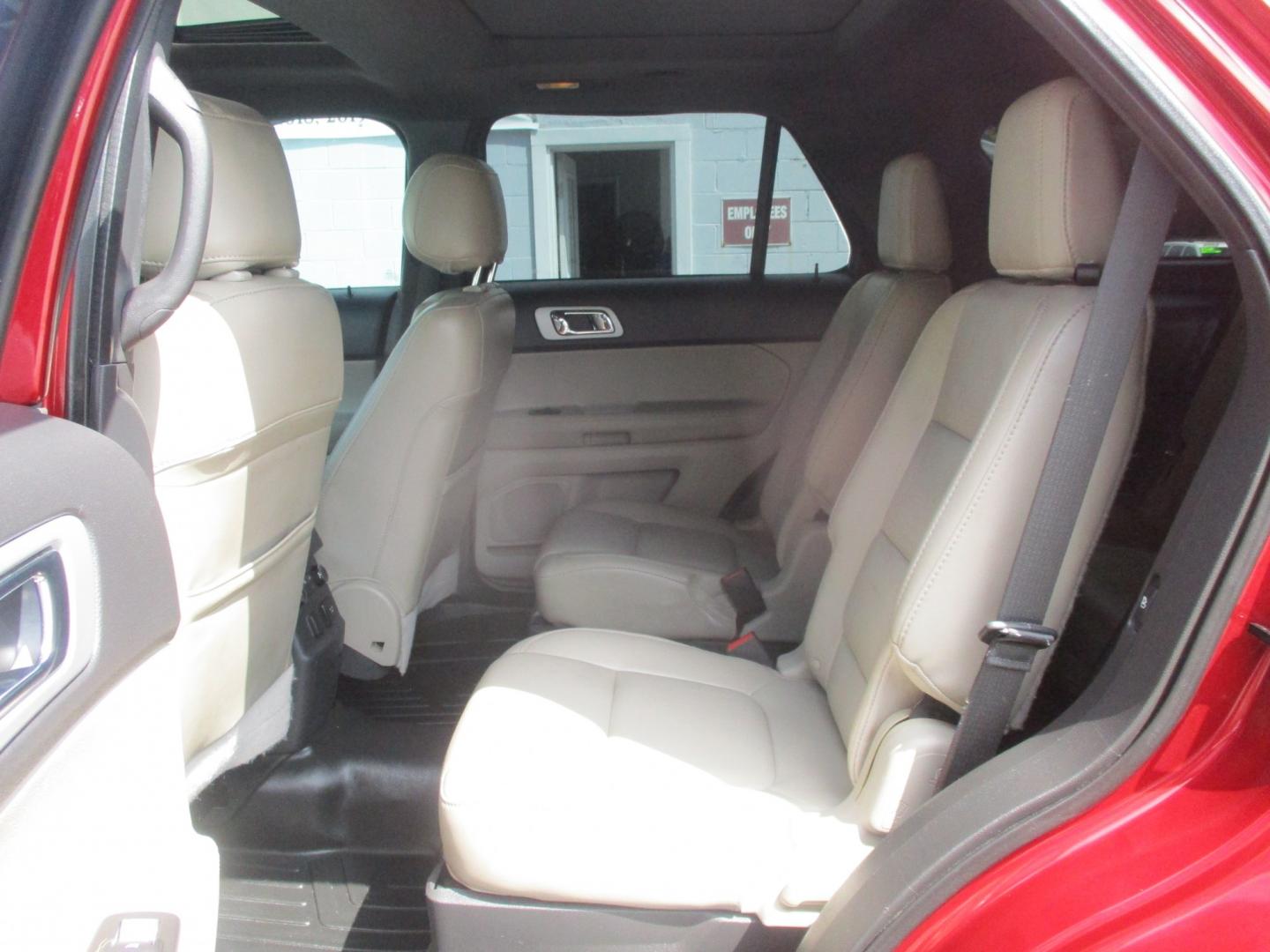 2014 RED Ford Explorer Limited 4WD (1FM5K8F80EG) with an 3.5L V6 DOHC 24V engine, 6-Speed Automatic transmission, located at 540a Delsea Drive, Sewell, NJ, 08080, (987) 867-5309, 39.752560, -75.111206- Photo#15