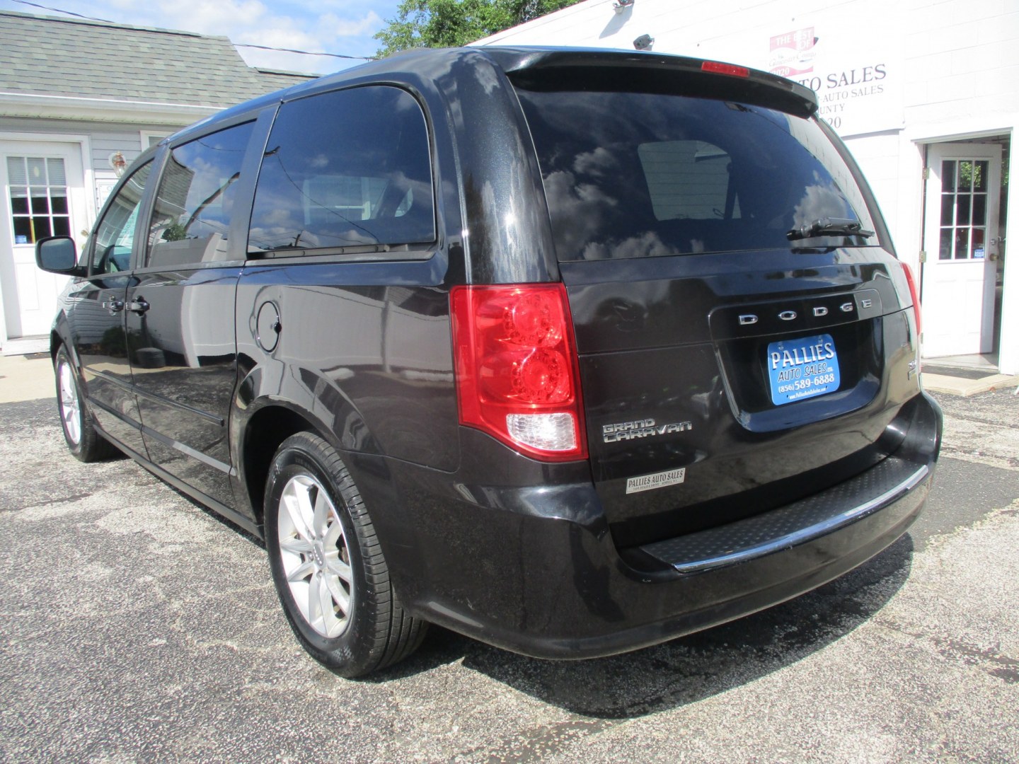 2014 BLACK Dodge Grand Caravan SXT (2C4RDGCG4ER) with an 3.6L V6 DOHC 24V engine, 6-Speed Automatic transmission, located at 540a Delsea Drive, Sewell, NJ, 08080, (987) 867-5309, 39.752560, -75.111206- Photo#2