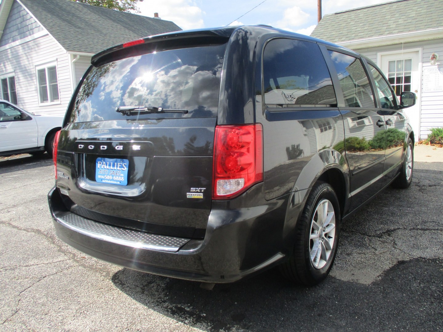 2014 BLACK Dodge Grand Caravan SXT (2C4RDGCG4ER) with an 3.6L V6 DOHC 24V engine, 6-Speed Automatic transmission, located at 540a Delsea Drive, Sewell, NJ, 08080, (987) 867-5309, 39.752560, -75.111206- Photo#6