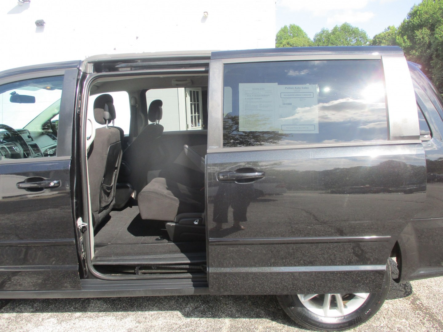 2014 BLACK Dodge Grand Caravan SXT (2C4RDGCG4ER) with an 3.6L V6 DOHC 24V engine, 6-Speed Automatic transmission, located at 540a Delsea Drive, Sewell, NJ, 08080, (987) 867-5309, 39.752560, -75.111206- Photo#13